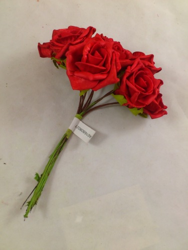 Foam roos 6 cm rood (7 st.)